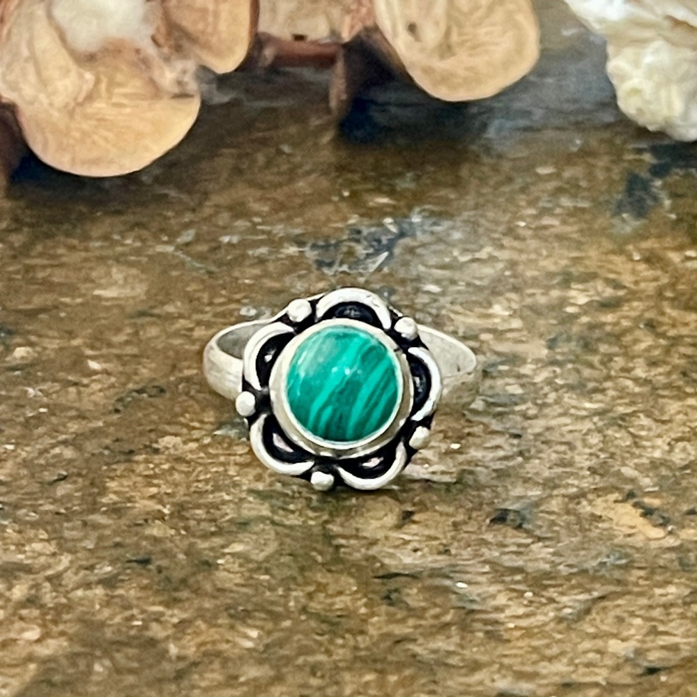 Sterling silver plated gemstone ring size 7